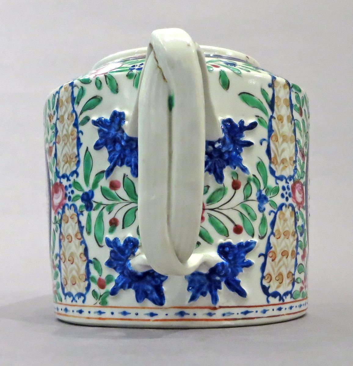 2014.0016.115 A, B Teapot and lid side 4