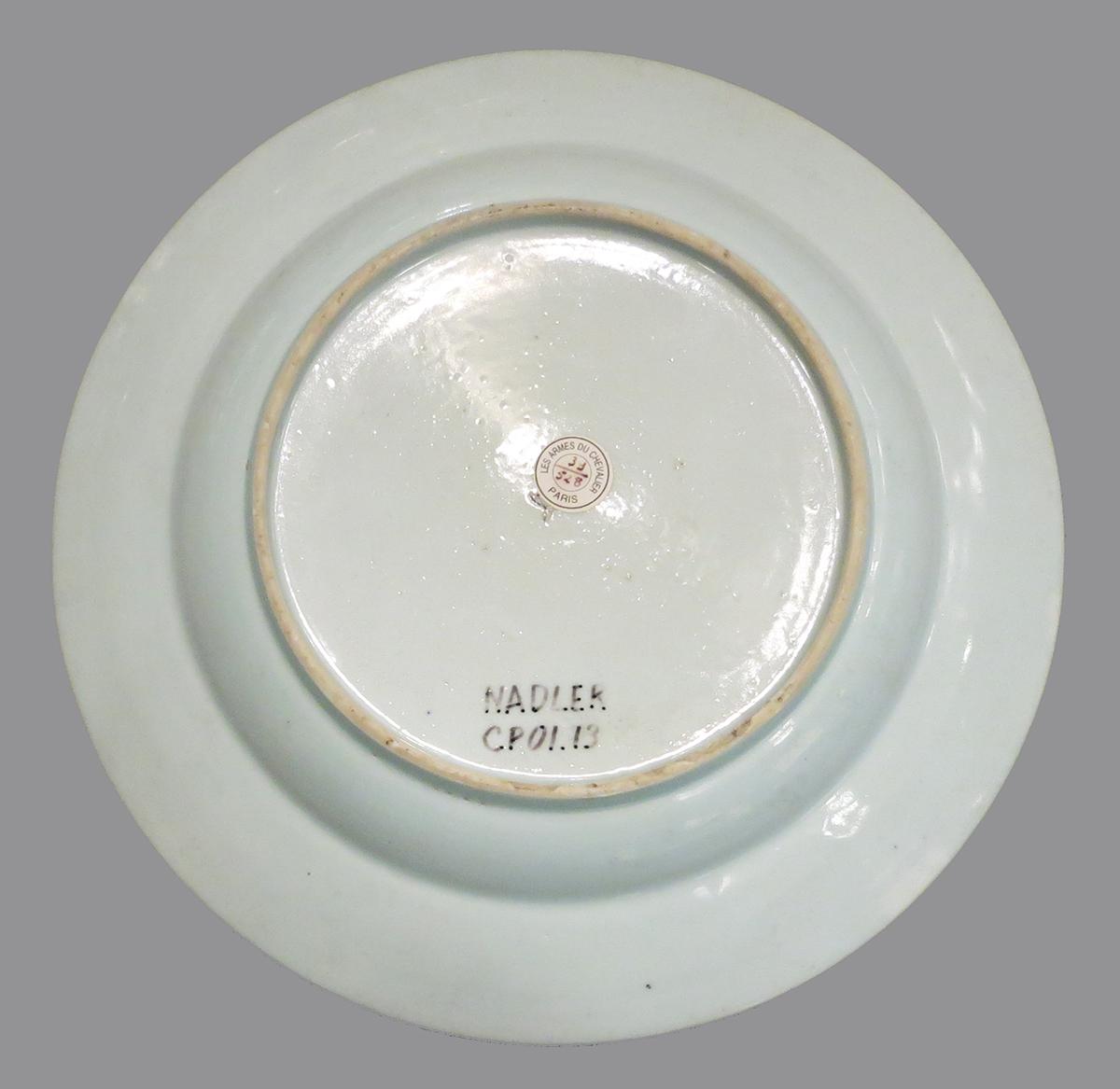 2014.0016.013 Dinner plate underside