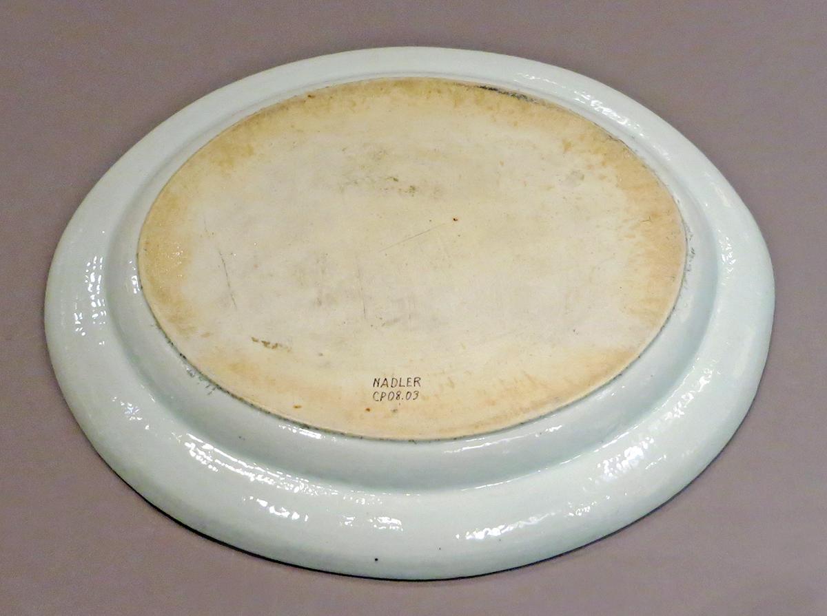2014.0016.054 Dish underside