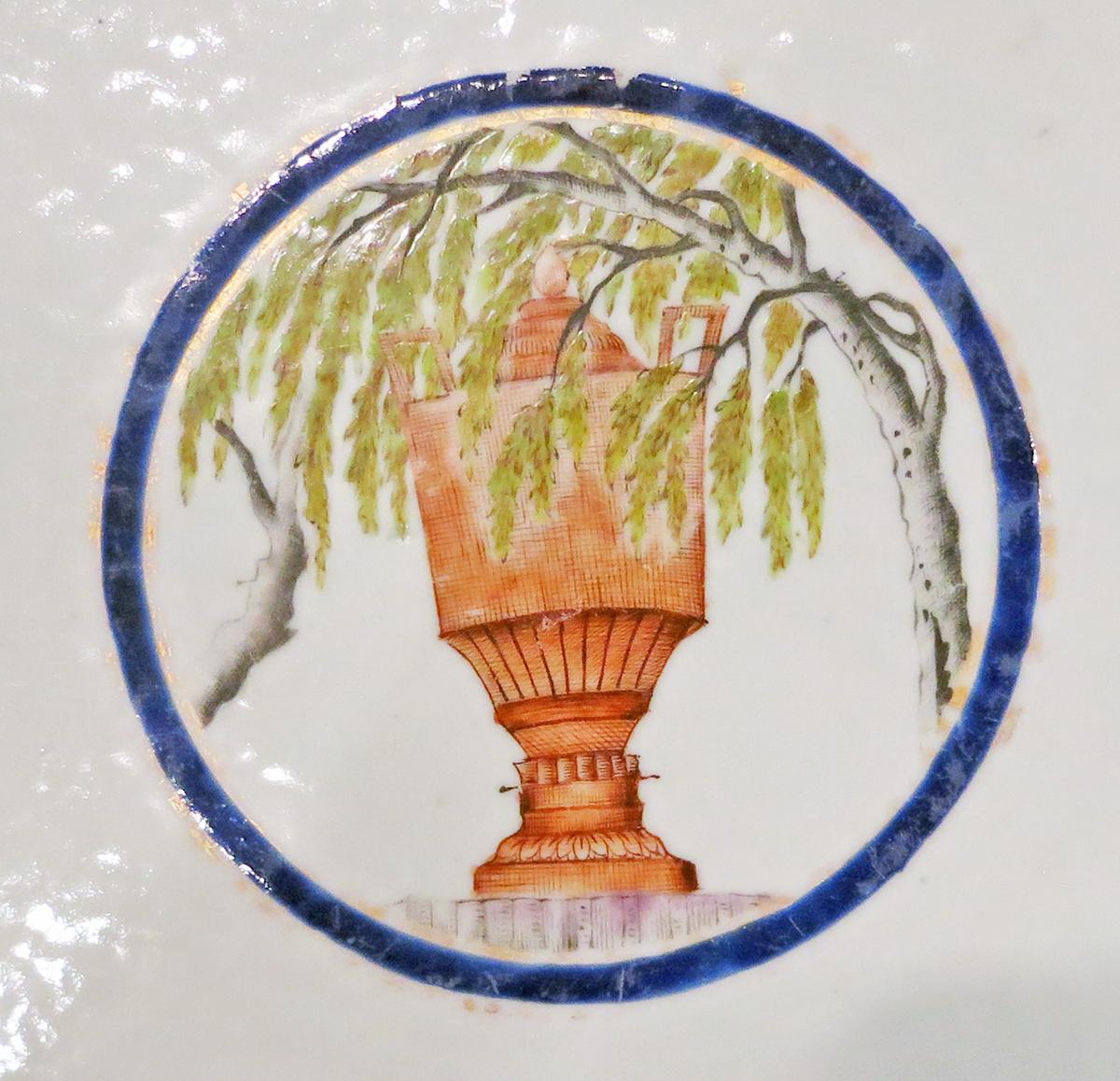 2014.0016.054 Dish detail 1