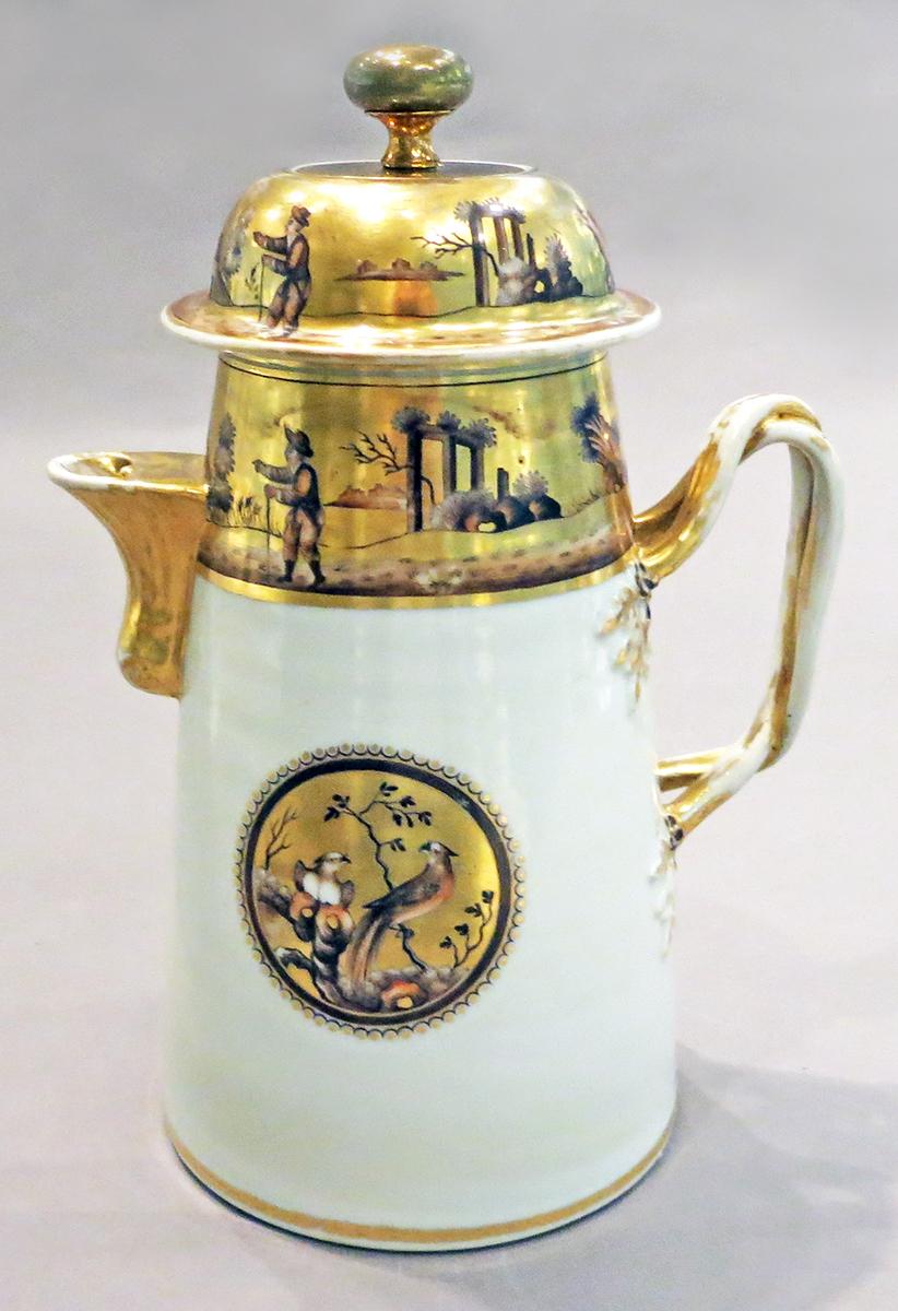2014.0016.147 A, B Chocolate pot overall