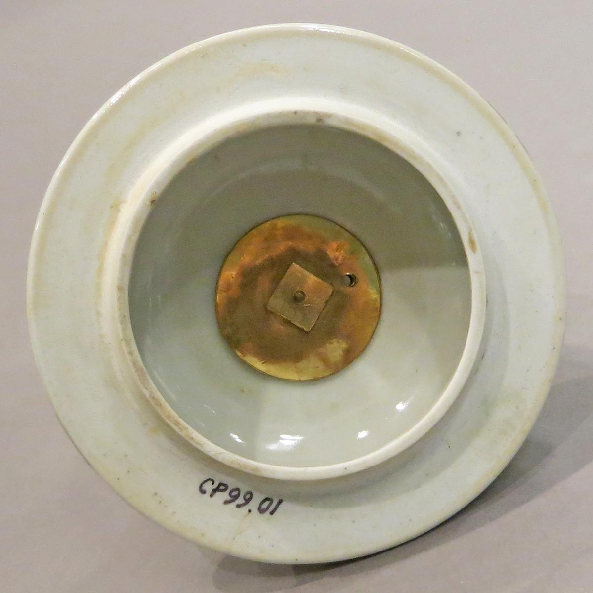 2014.0016.147 B Chocolate pot lid underside