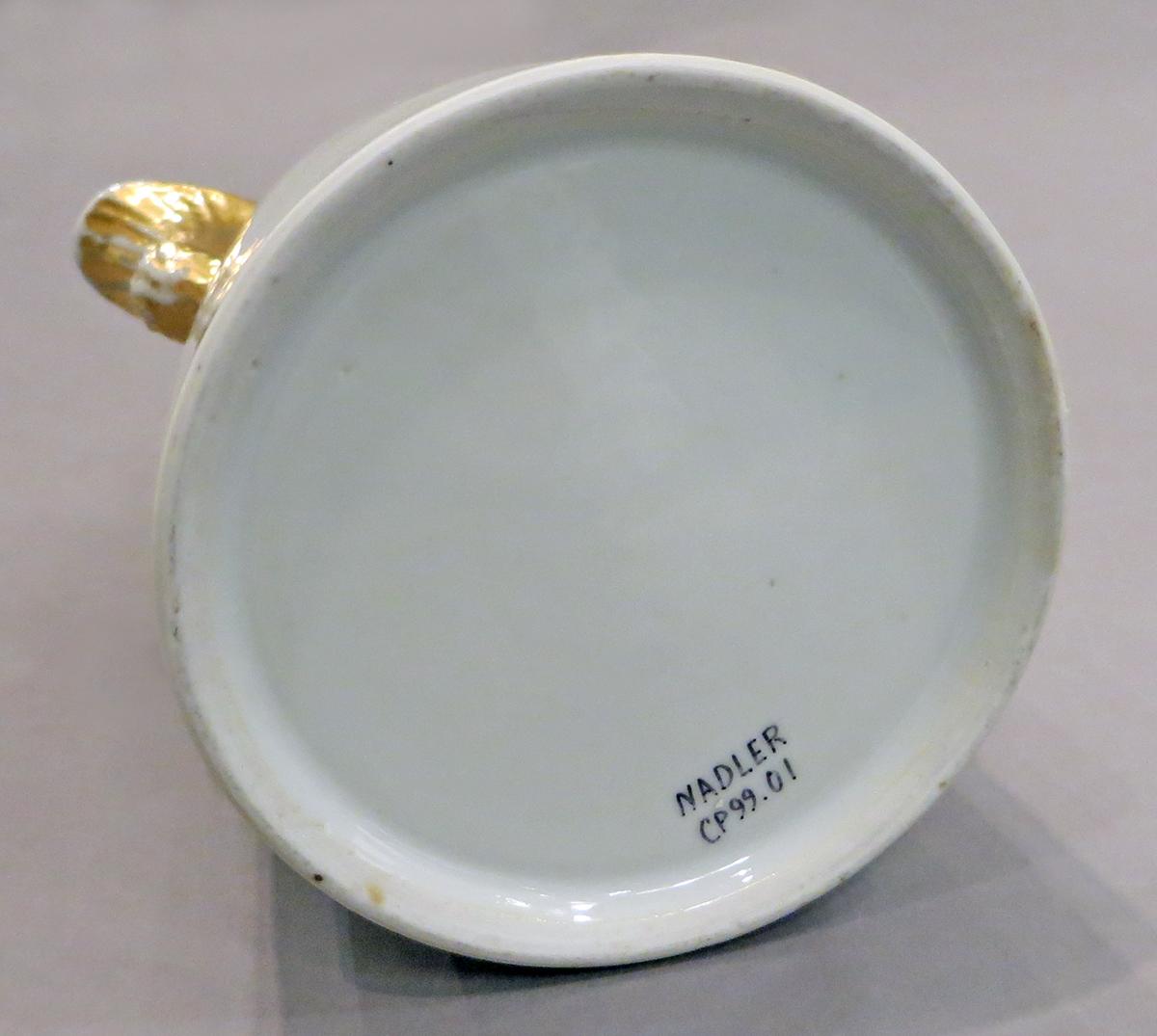2014.0016.147 A Chocolate pot underside