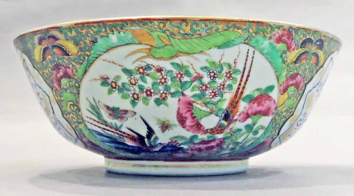 2014.0016.135 Punch bowl side 4