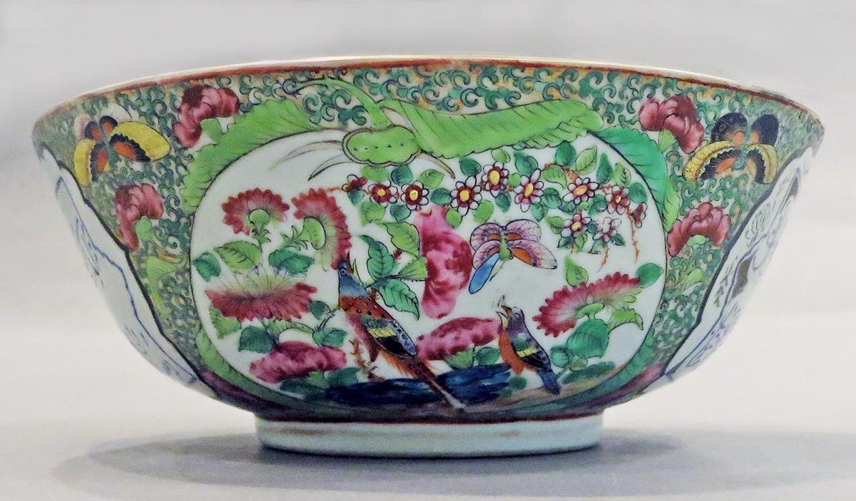 2014.0016.135 Punch bowl side 2