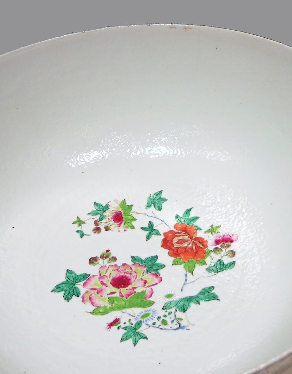 2014.0016.035 Punch bowl interior