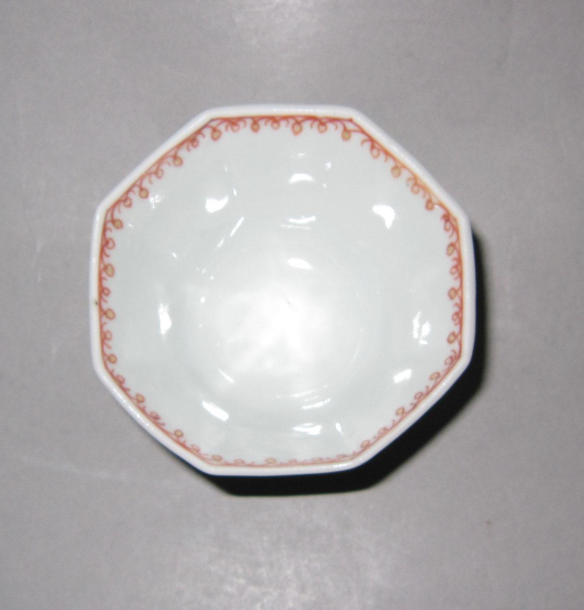 1953.0156.005 A Porcelain teacup top