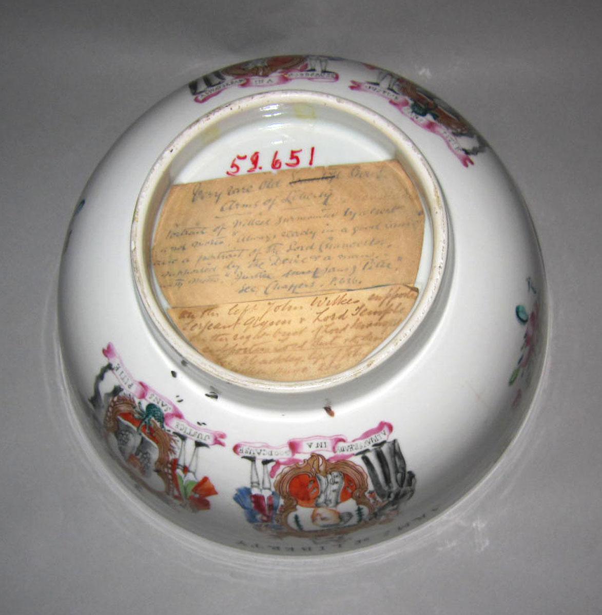 1959.0651 Porcelain punch bowl underside