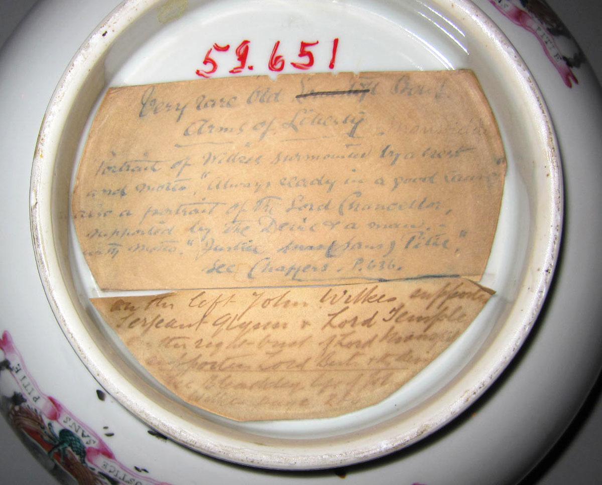 1959.0651 Porcelain punch bowl underside detail