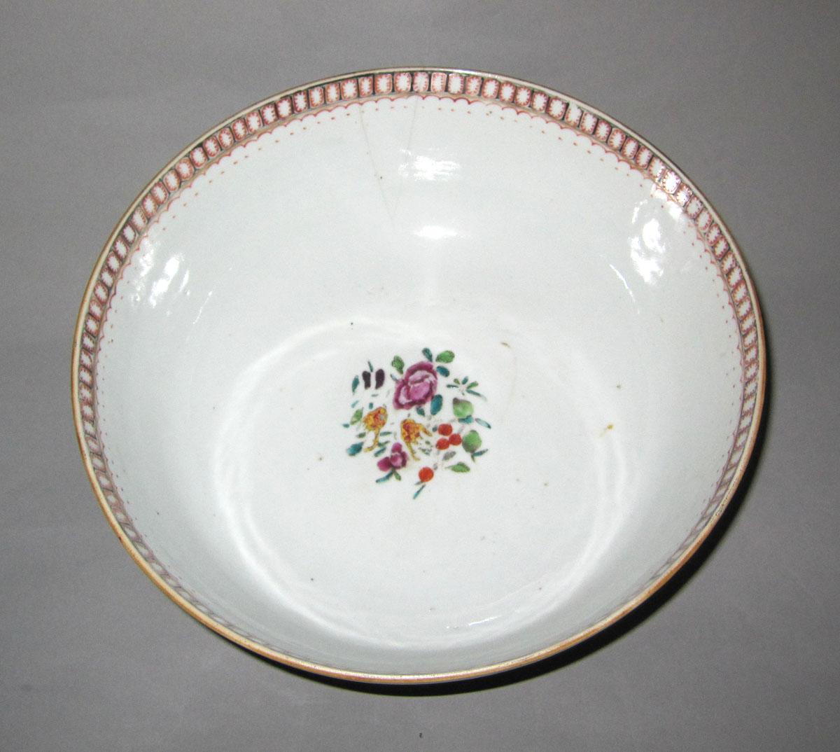 1959.0652 Porcelain punch bowl top