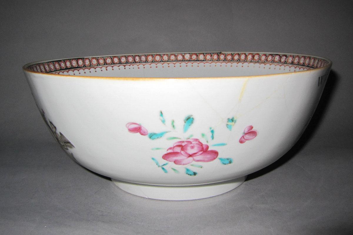 1959.0653 Porcelain bowl face two