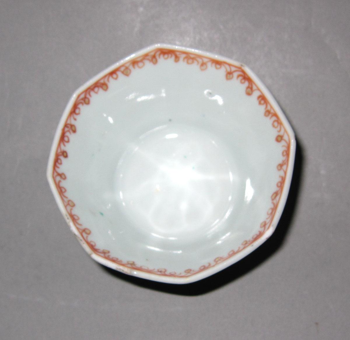 1953.0156.006 A Porcelain teacup top