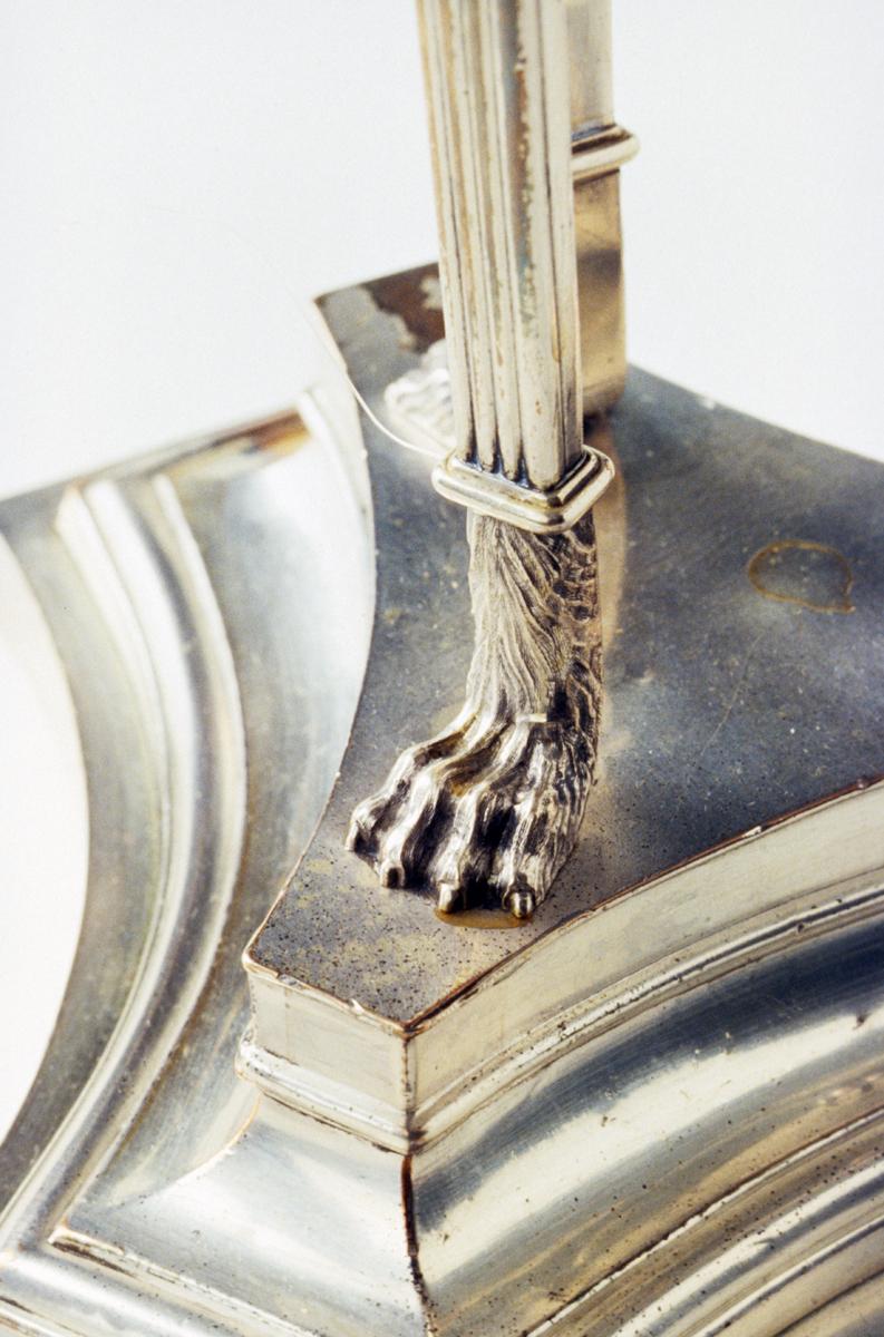 1959.0671.001,.002 Lamps, Detail 2