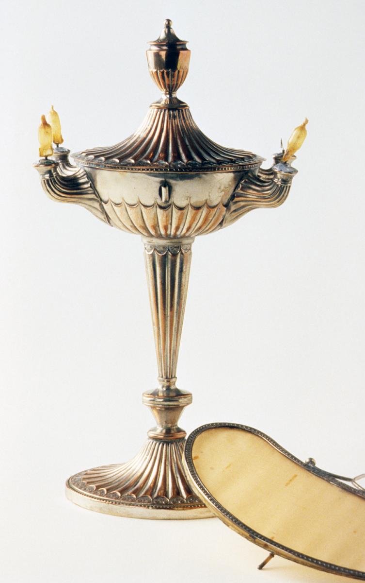 1959.0675 A-C Lamp, view 1