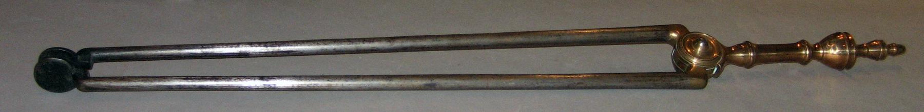1959.0687 Tongs