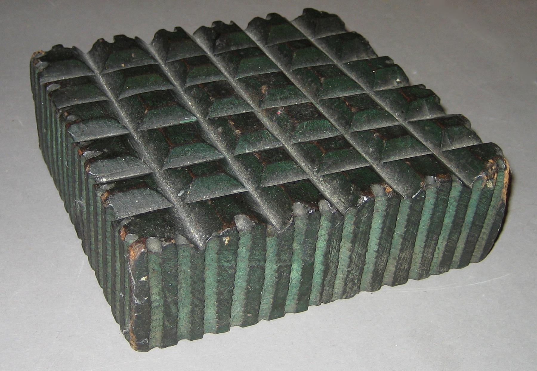 1959.0691 Tong stone