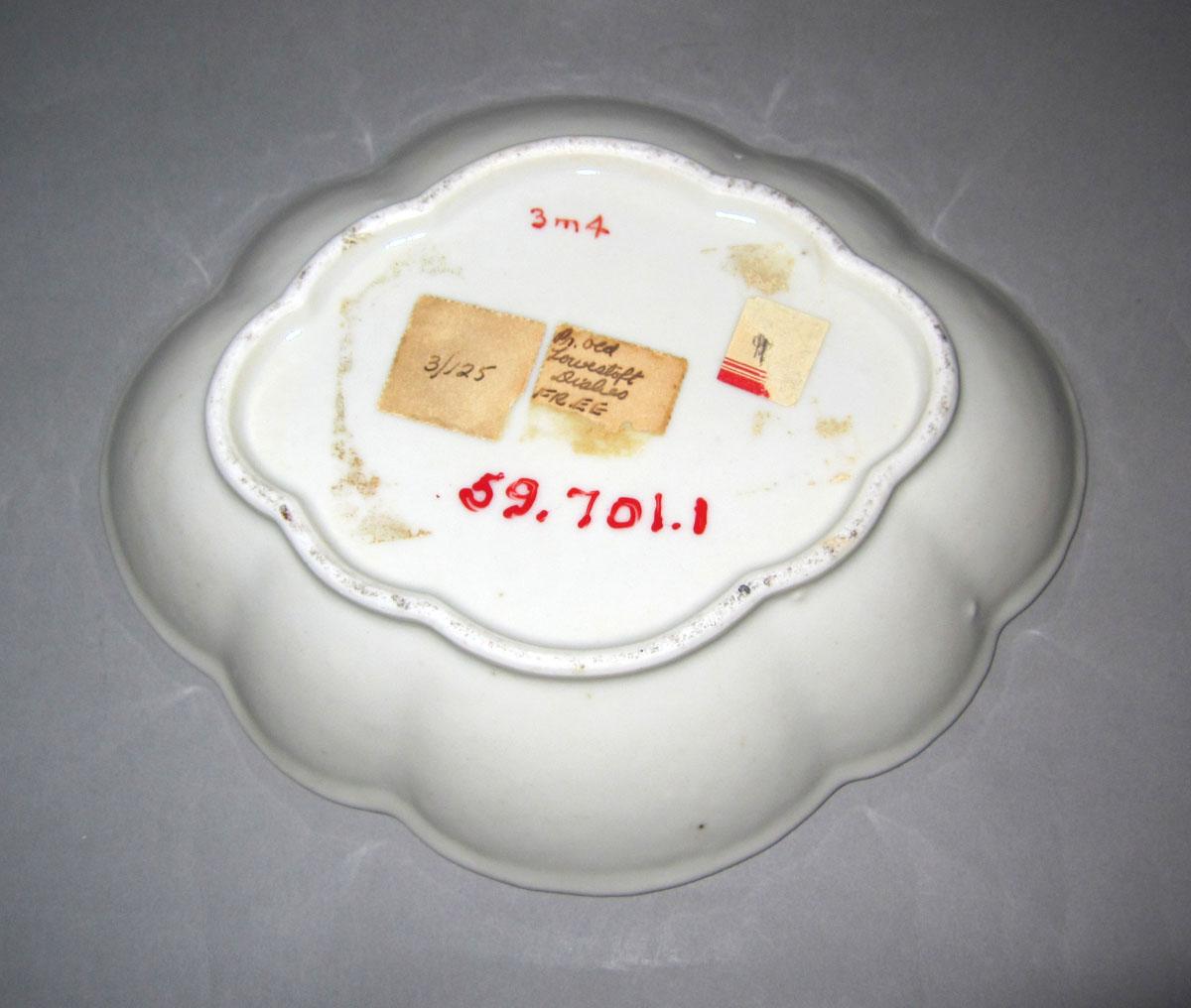 1959.0701.001 Porcelain bowl underside