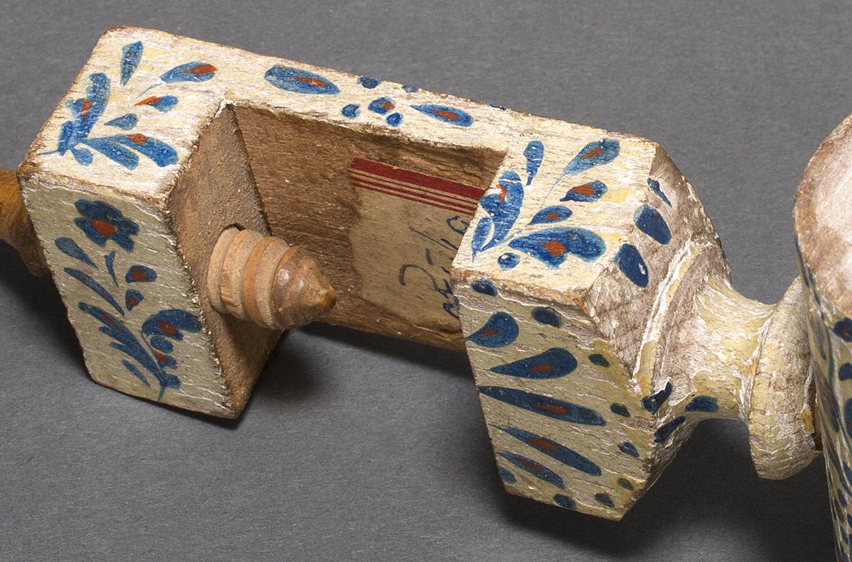 1959.0725 Pincushion Clamp, View 3 Detail