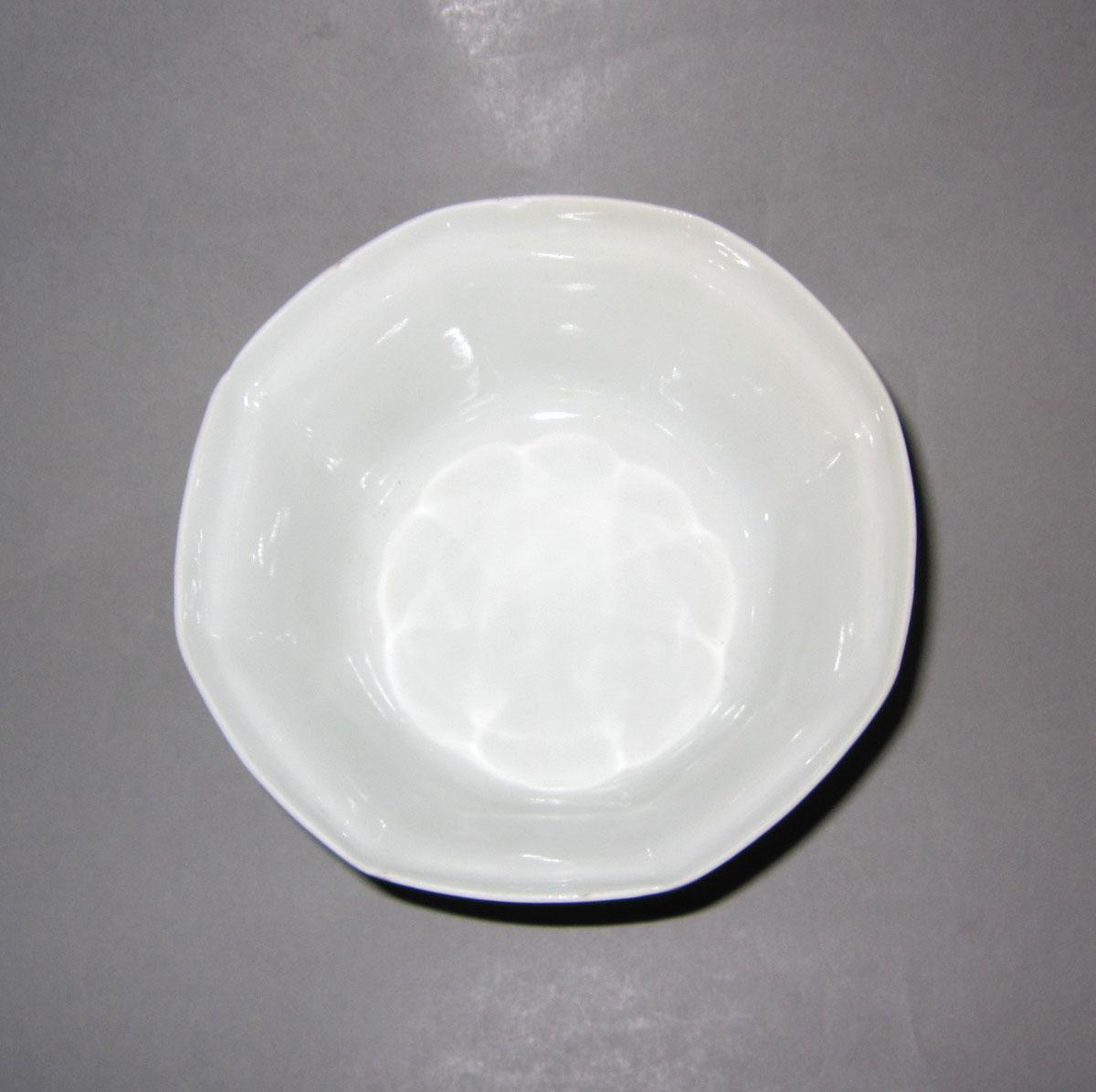 1953.0156.010 Porcelain sugar bowl top