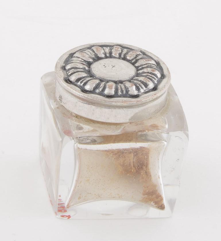 1959.0728 E, F Bottle and Lid