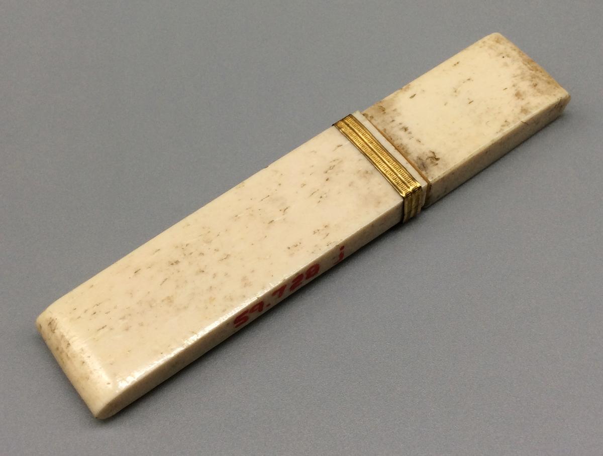 1959.0728 J Tool (for needlework), view 2