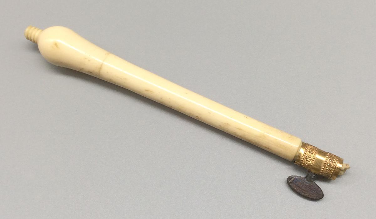 1959.0728 L Tool (for needlework), view 1