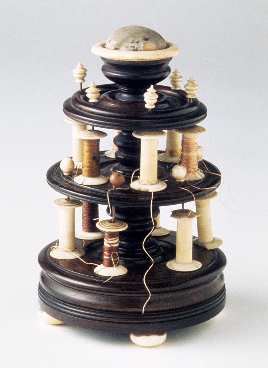 1959.0733 Spool Stand