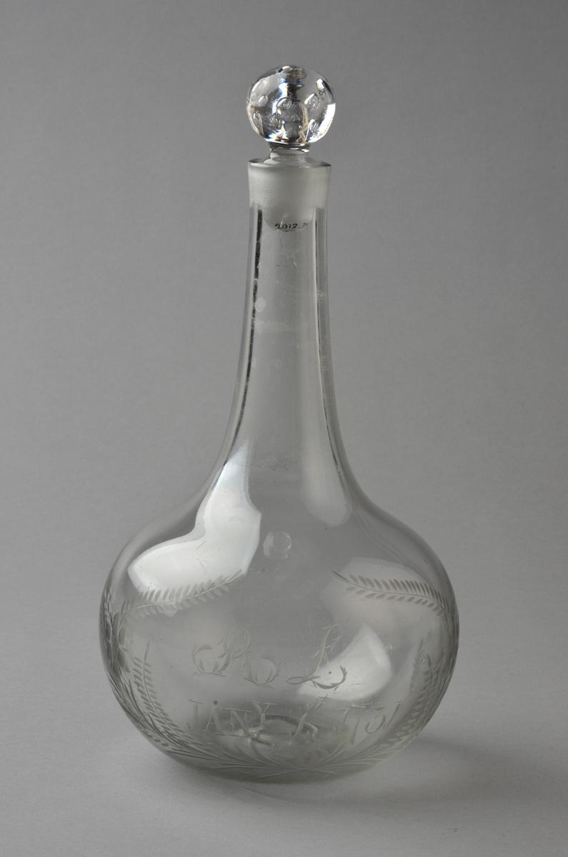 2012.0039.003 A, B Decanter, view 2