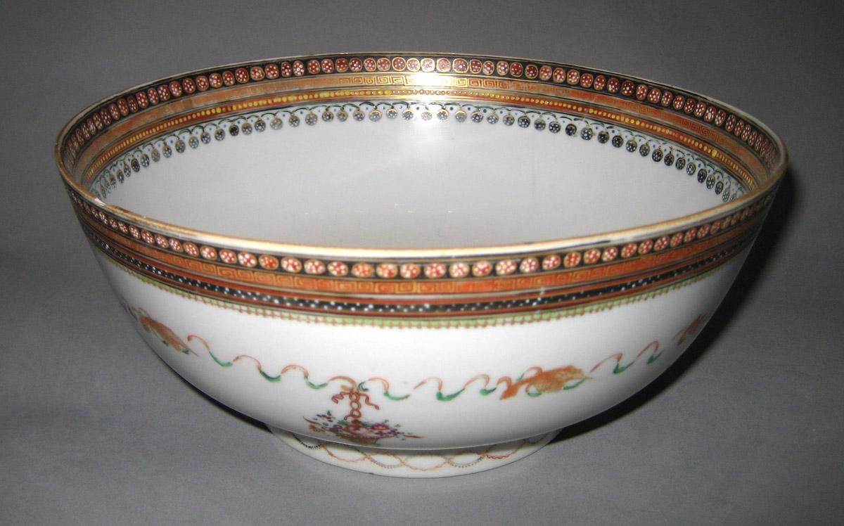 1959.0832 Porcelain Bowl interior rim