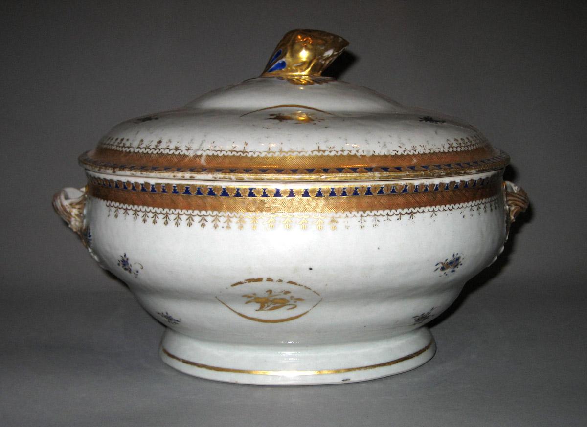 1959.0834 A, B Porcelain Tureen
