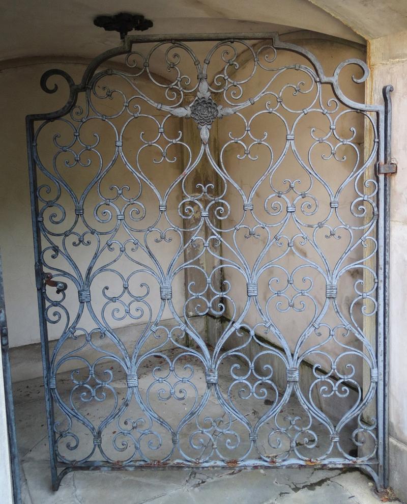 1969.8685 A-C Gate posts, overall
