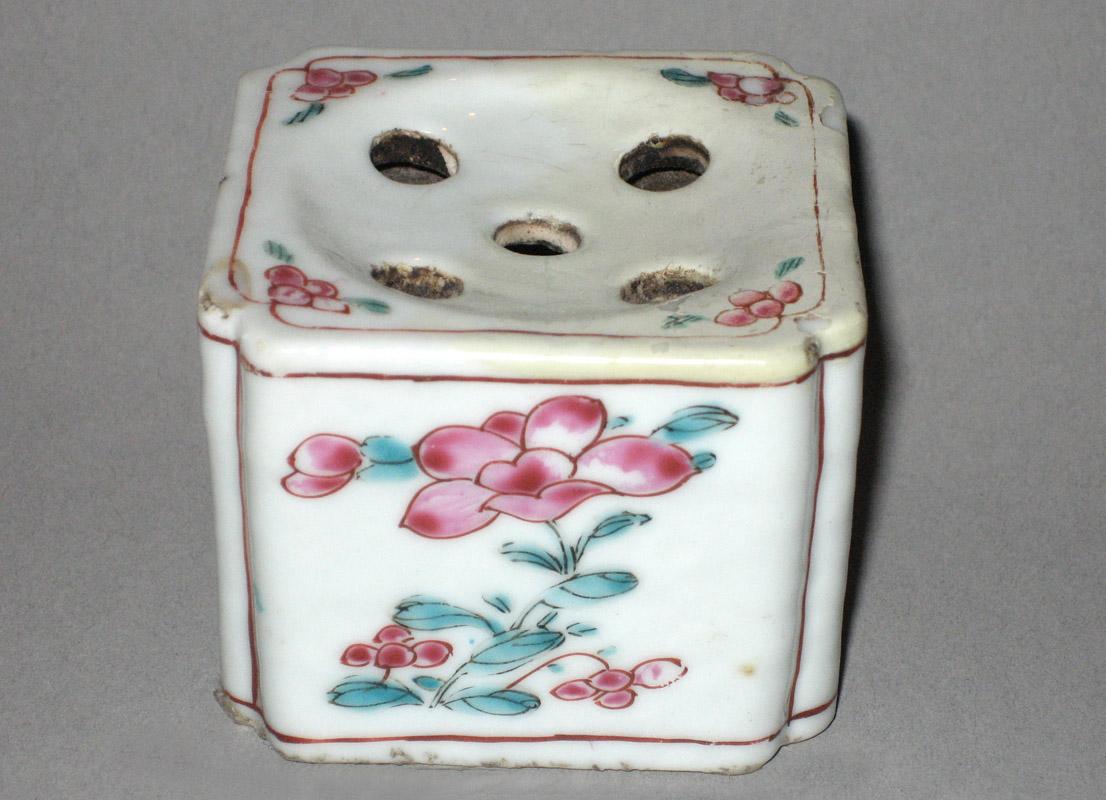 1959.0867 Pen holder view 2