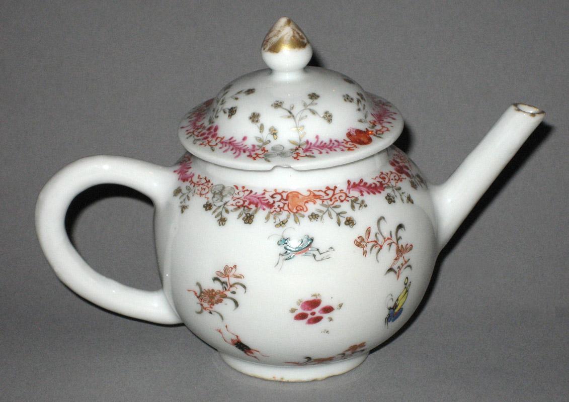 1959.0870.001 Miniature teapot view 2