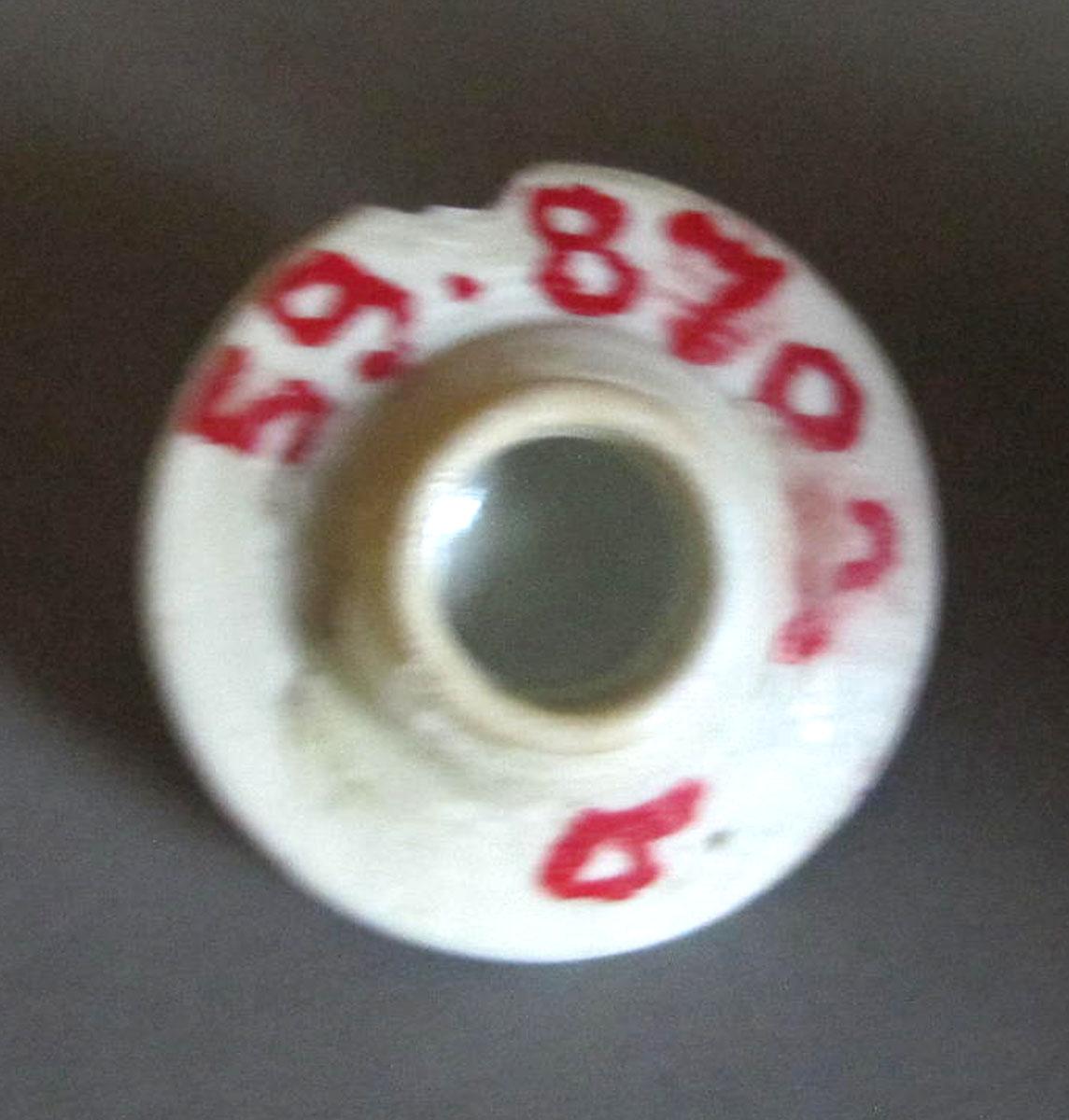 1959.0870.002 B Porcelain tea cannister underside