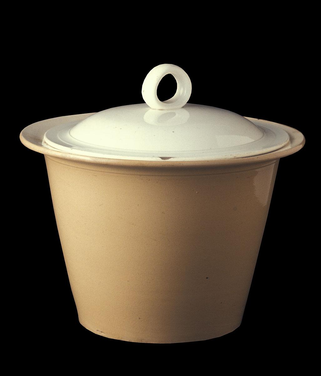 1960.1030 A, B Chamber Pot