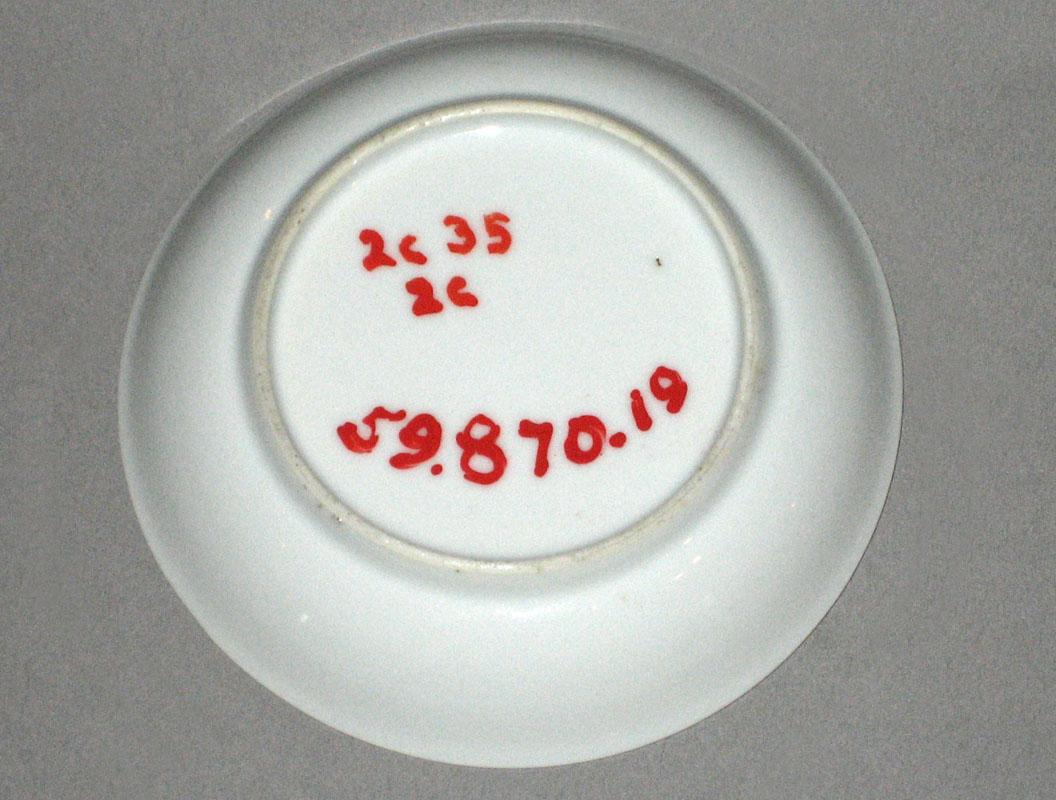 1959.0870.019 Saucer underside