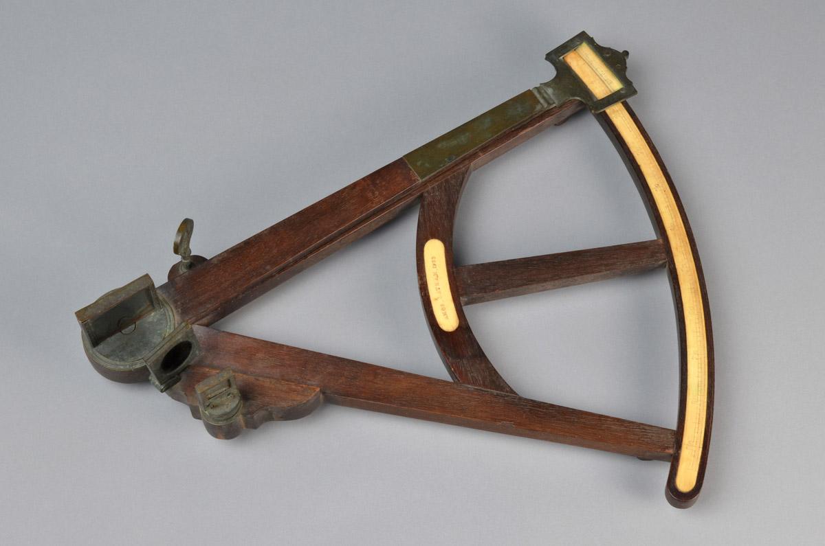2013.0013.002 A Octant, view 1