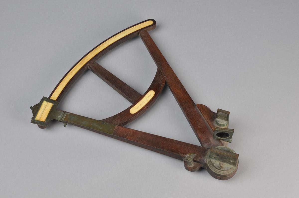 2013.0013.002 A Octant, view 2