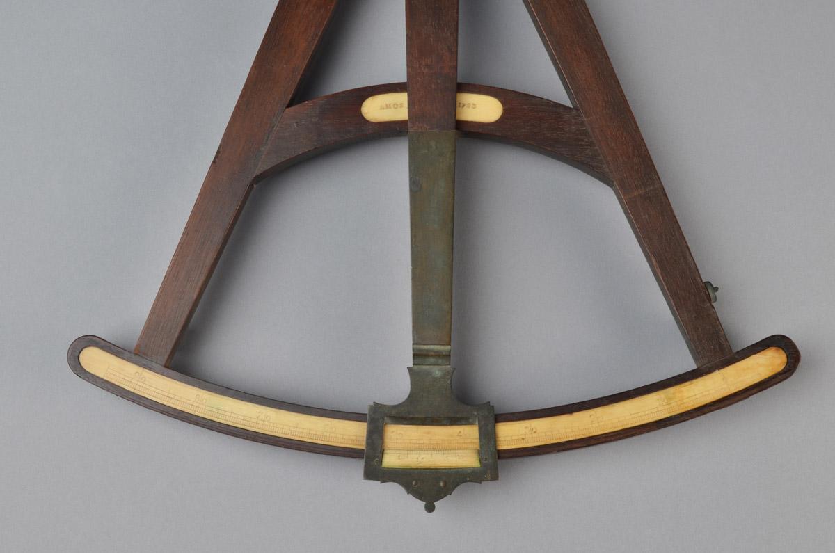 2013.0013.002 A Octant, detail 1