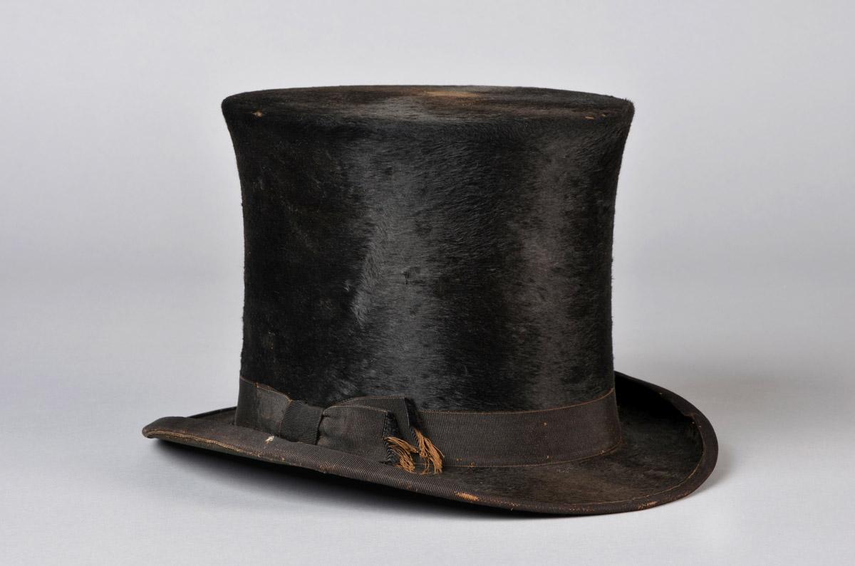 2013.0016 A Hat, view 1