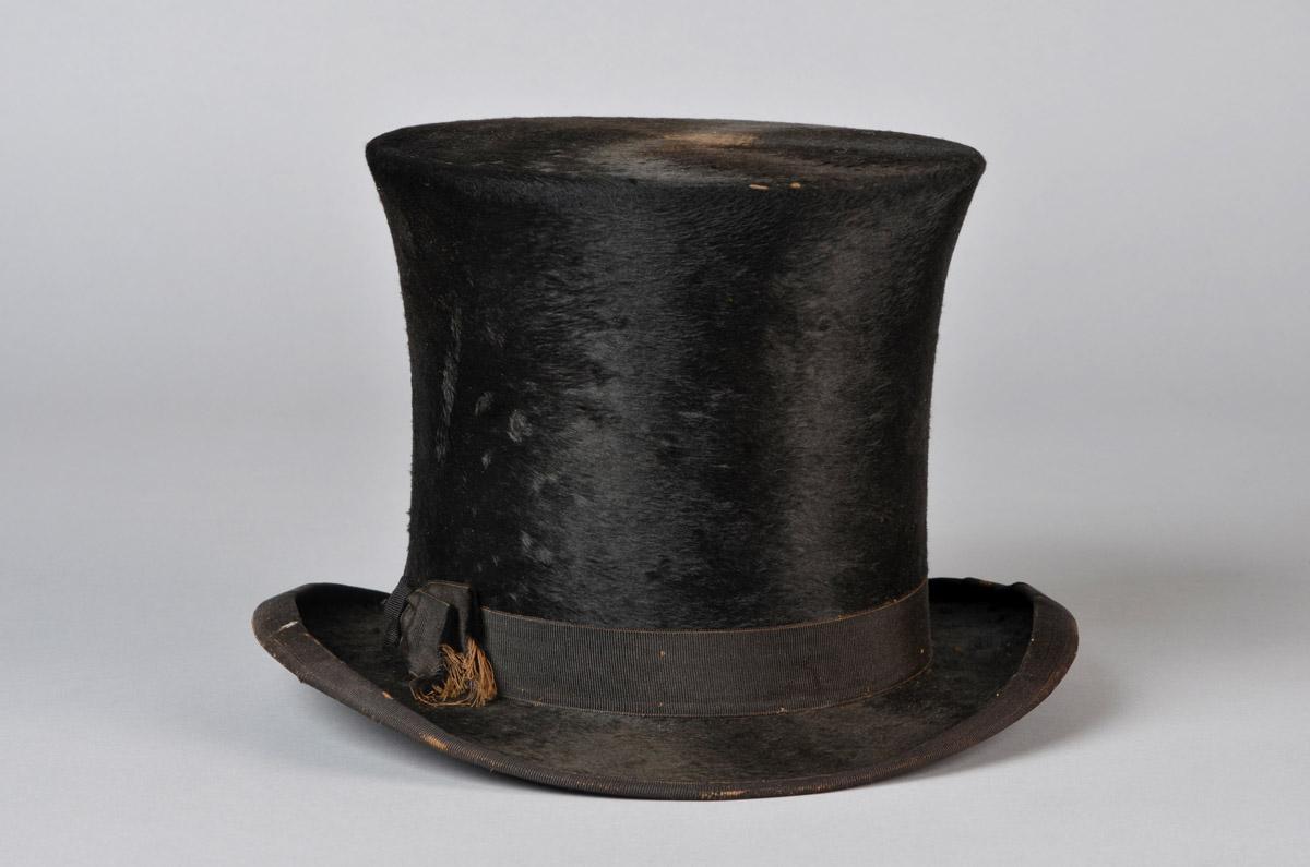 2013.0016 A Hat, view 2