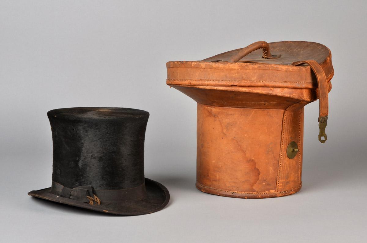 2013.0016 A Hat, B Box