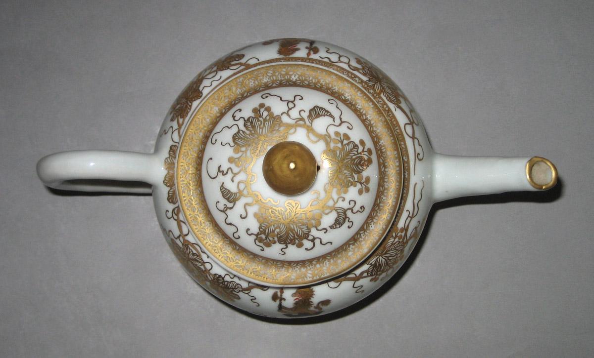 2013.0028 A, B Teapot top