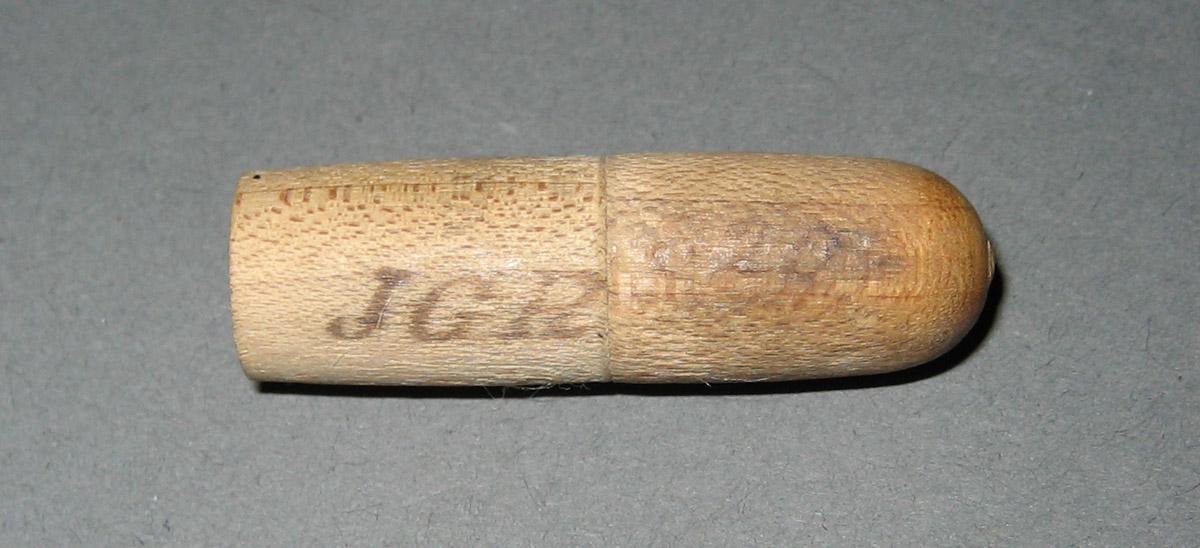1959.0899 A-G Box, Scale, and Weights (detail 2)