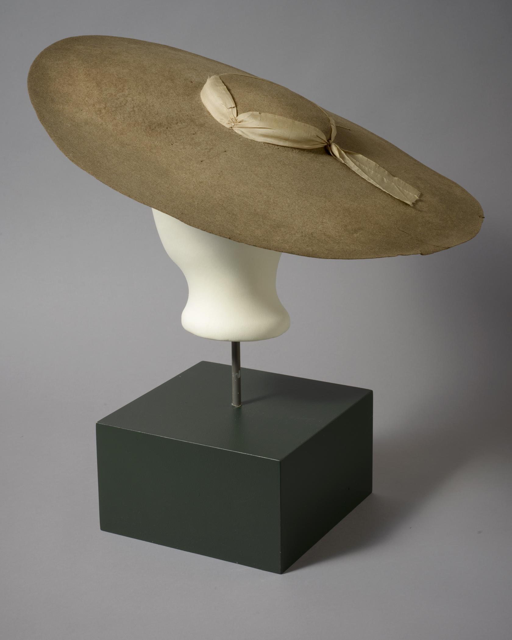 2013.0025 Hat, view 2