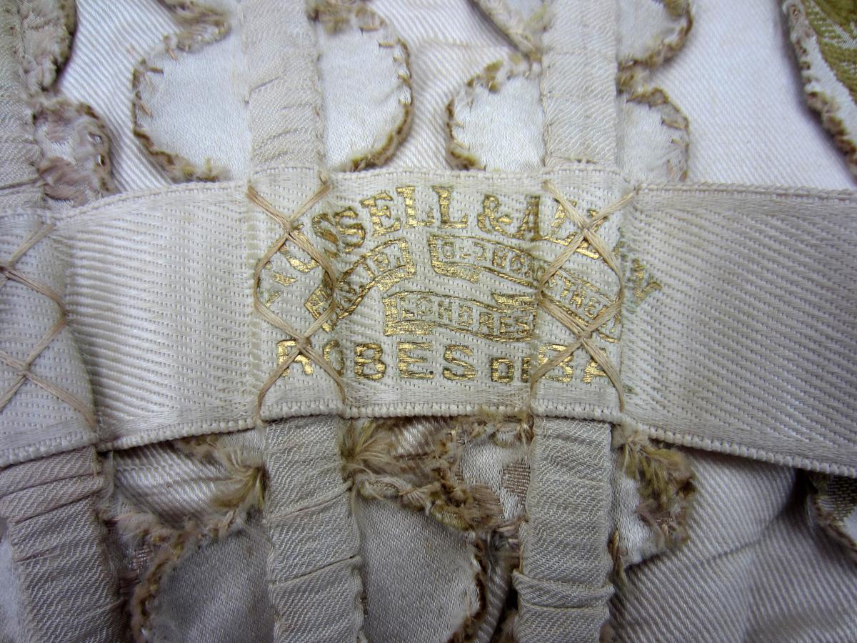 2013.0048.001 A Bodice, Waistband
