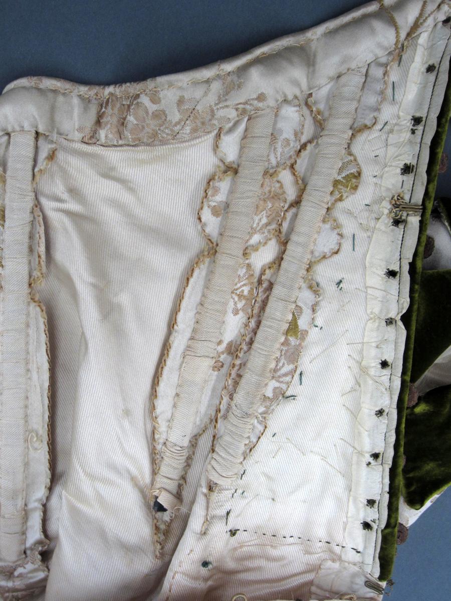 2013.0048.001 A Bodice, Boning