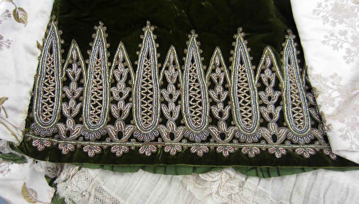 2013.0048.001 B Skirt, Beading 2