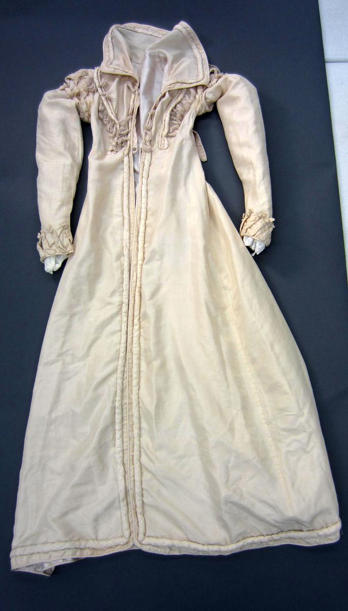 2013.0048.002 Pelisse, Front