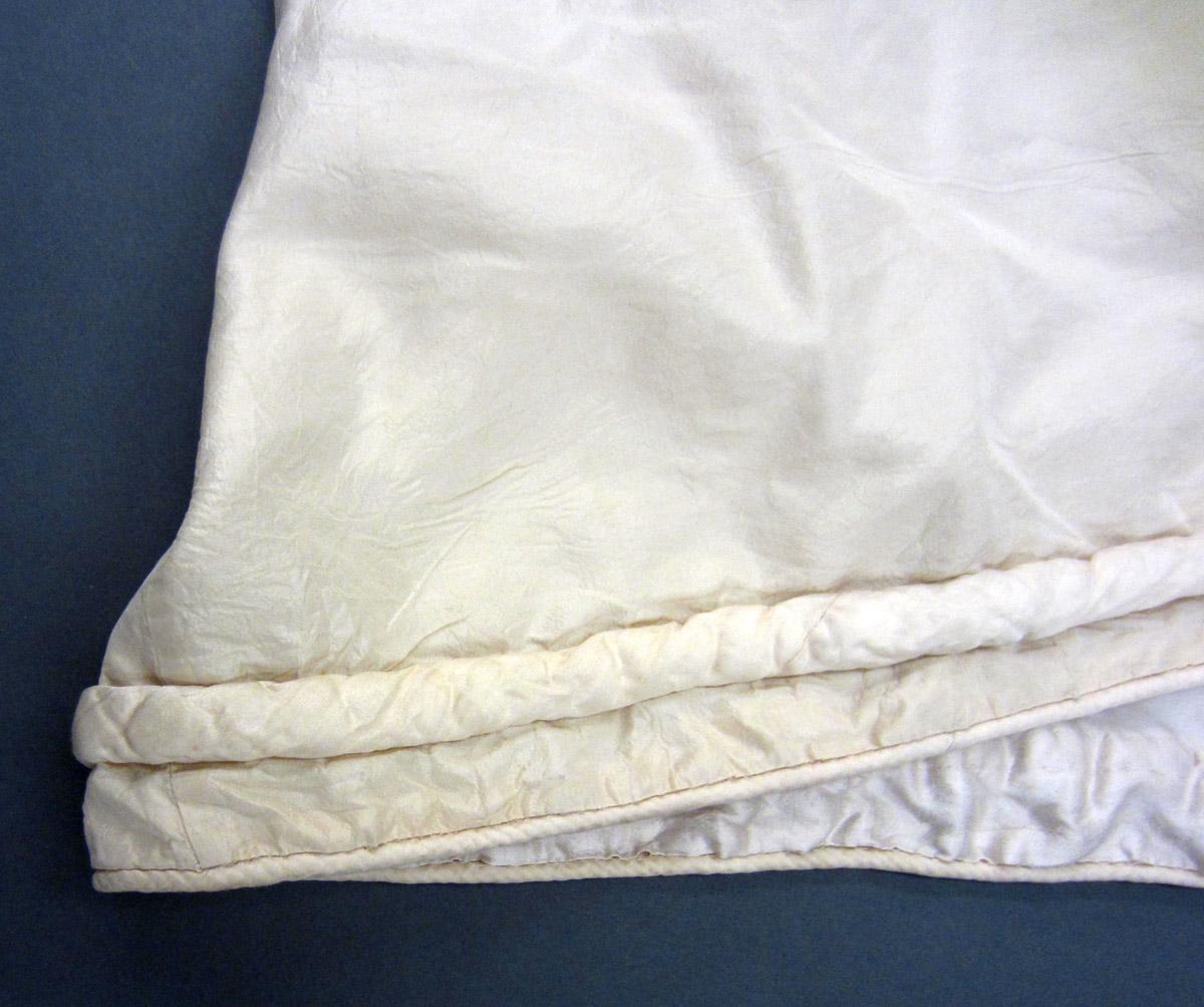2013.0048.002 Pelisse, Hem